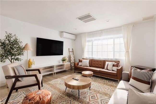 Building Photo - Home in Friendly Hills Neighborhood