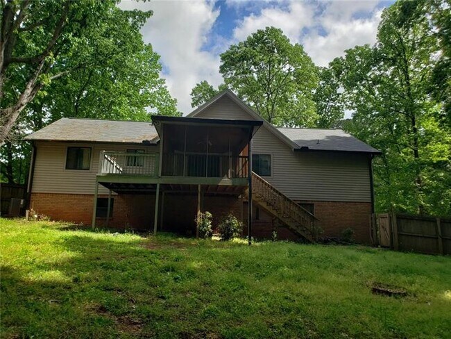 Building Photo - 5532 Stewart Mill Rd