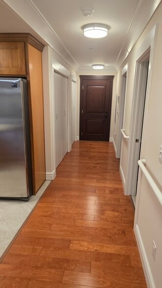 Building Photo - 7440 E Green Lake Dr N