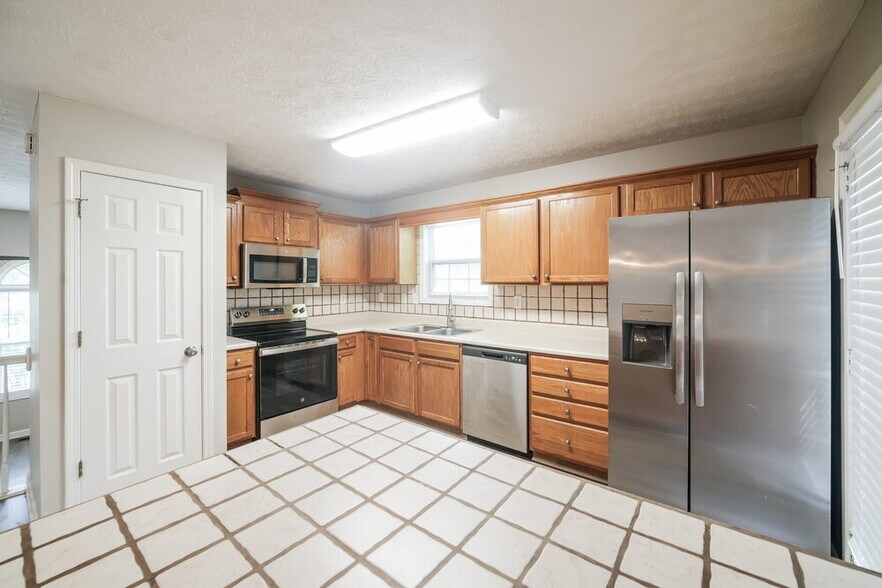 Building Photo - 124 S Winds Dr