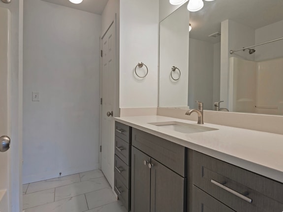 Building Photo - 9485 Fairway View Dr S