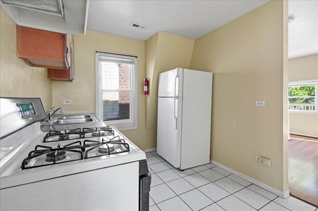 Building Photo - 4148 N Central Park Ave