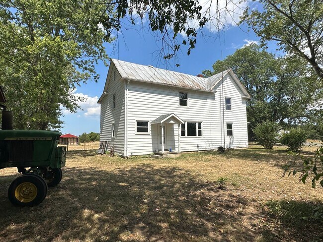 Building Photo - 317 Confidence Ln