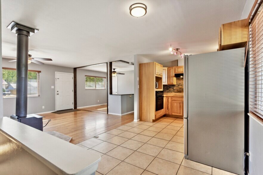 Building Photo - 2824 N Arcadia St