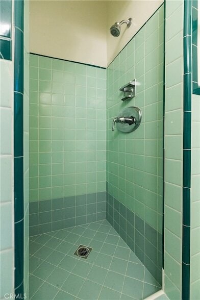 Building Photo - 13139 Valleyheart Dr