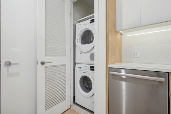 Building Photo - 1 bedroom in BROOKLYN NY 11205