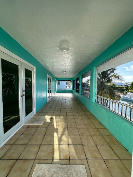 Building Photo - 486 Airport Dr S