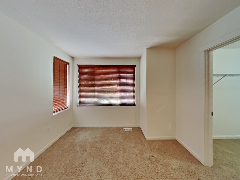 Building Photo - 15390 SW Mallard Dr