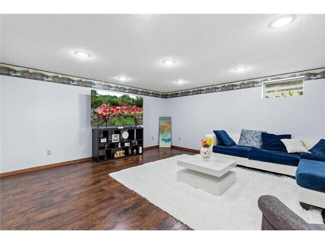 Building Photo - 9887 Ilex St NW