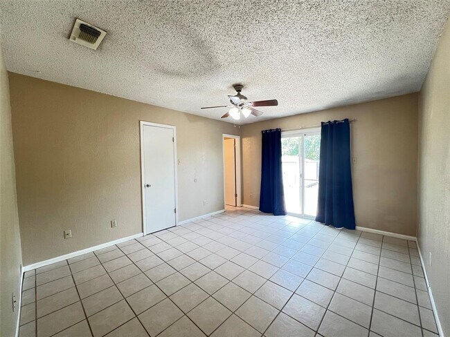 Building Photo - 13355 Water Oak Ln