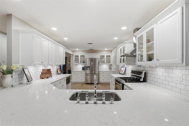 Building Photo - 16608 Jadestone Dr
