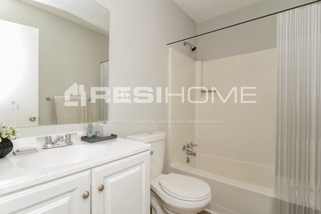 Building Photo - 2660 Sheffield Ct