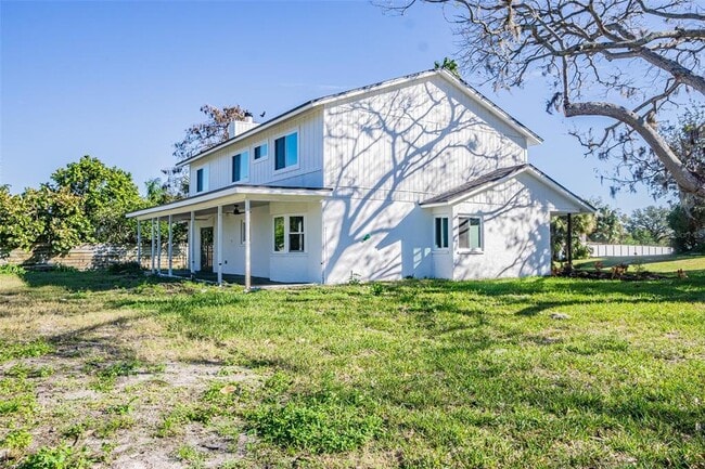 Building Photo - 6370 Conniewood Square