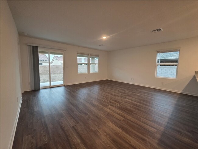 Building Photo - 2079 E Desert Greens Dr