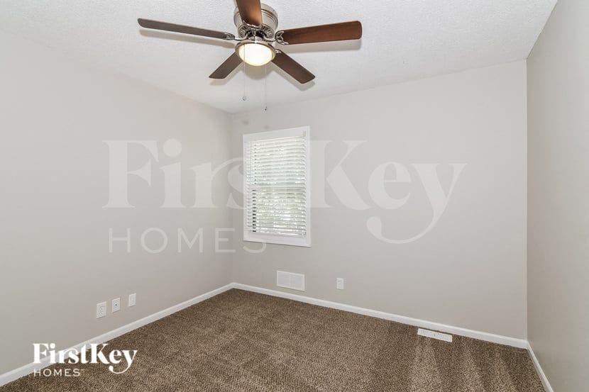 Building Photo - 1432 E Sheridan Bridge Ln