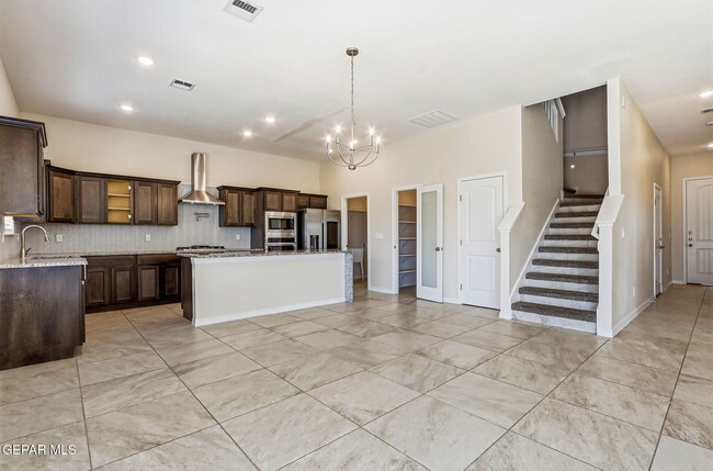 Building Photo - 904 Keenland Ave