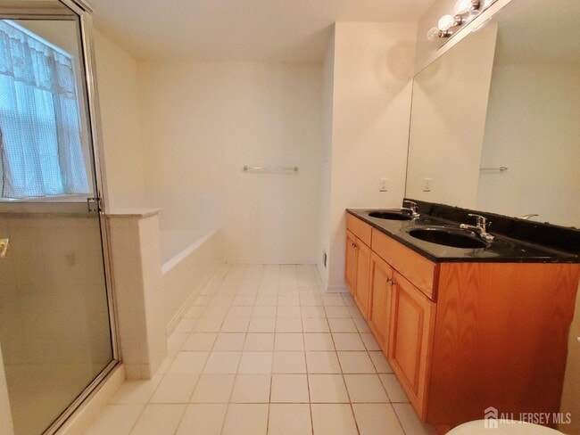 Building Photo - 202 Alder Ct