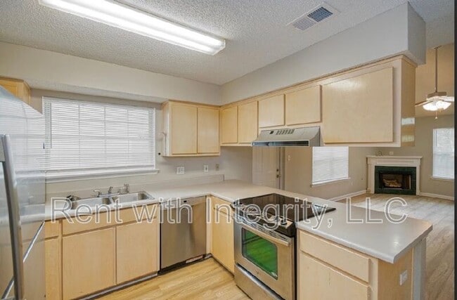Building Photo - 3385 Tansey Ct