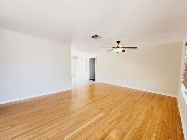 Building Photo - 3 Bedroom Close to Intel, Kyrene Schools!