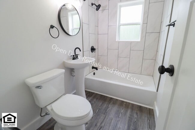 Building Photo - 1823 Griswold Dr