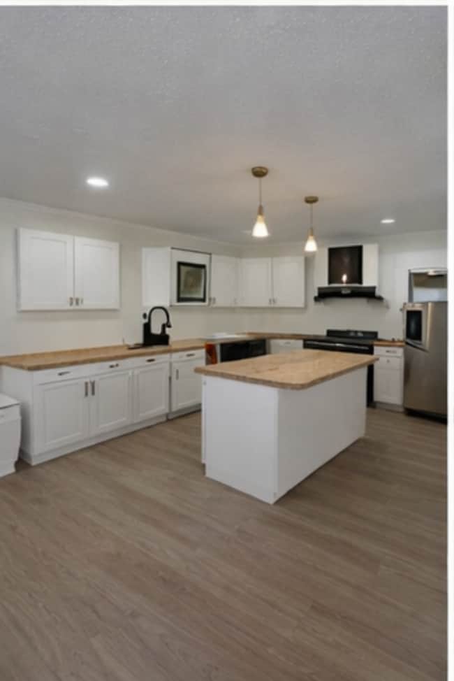 Building Photo - 201 Sheffield Ln