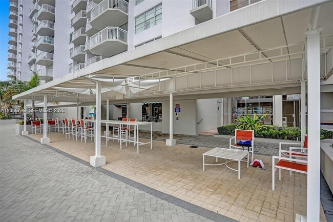 Building Photo - 18041 Biscayne Blvd