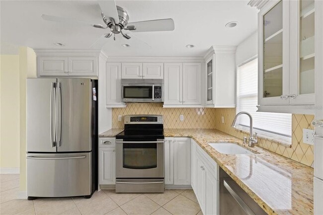 Building Photo - 4775 Cove Cir