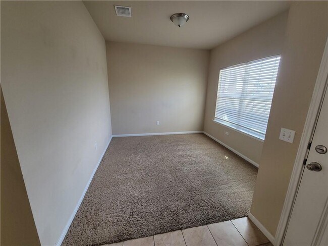 Building Photo - 405 Libani Ln