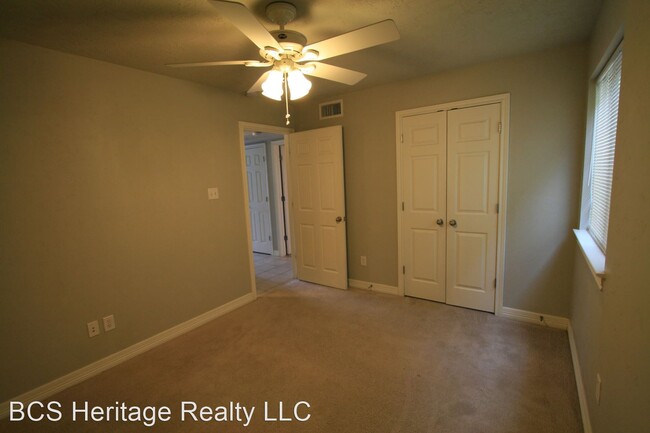 Building Photo - 4300 Boyett St