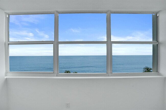 Building Photo - 209 N Fort Lauderdale Beach Blvd