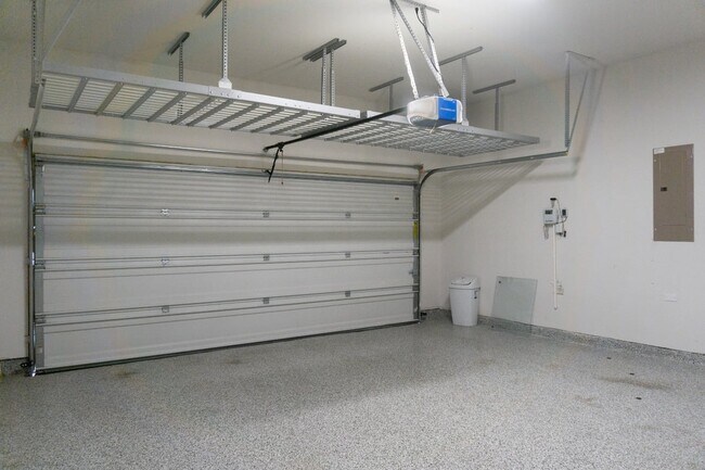 Building Photo - 8016 Sunflower Ln