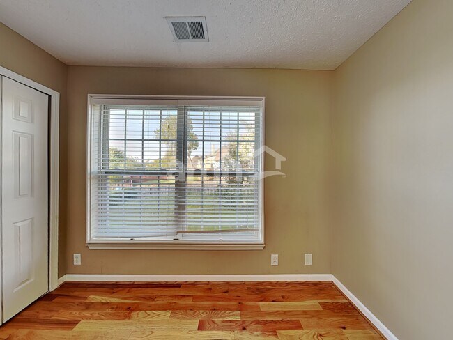 Building Photo - 7041 Calderwood Dr