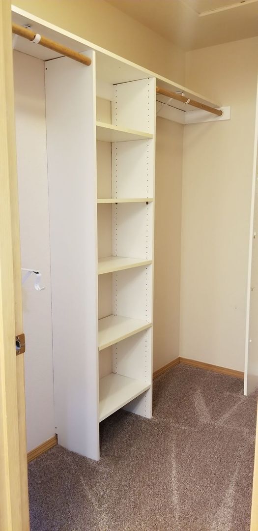 Building Photo - Refreshed and Move in ready 04/20/2026 - 4 bedrooms in Lacey - North Thurston School district.