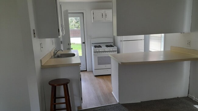 Building Photo - 23362 Springbrook Dr