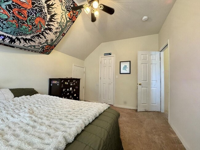 Building Photo - 50% Off First Month! Spacious 3BR Townhome...