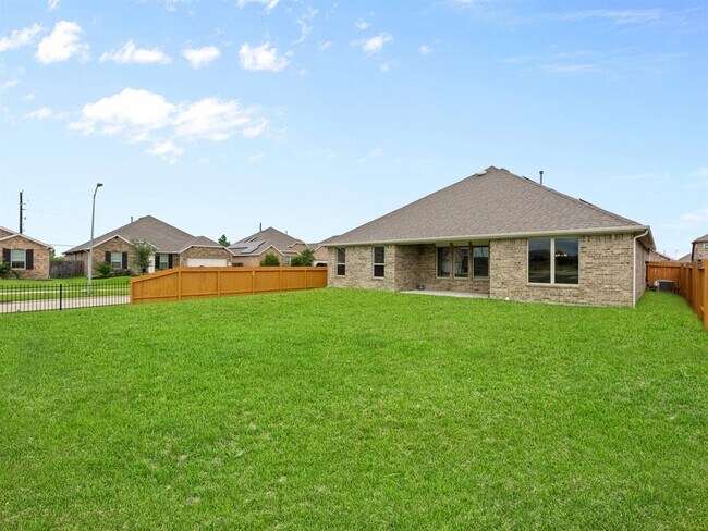 Building Photo - 4919 Bella Danielle Ct