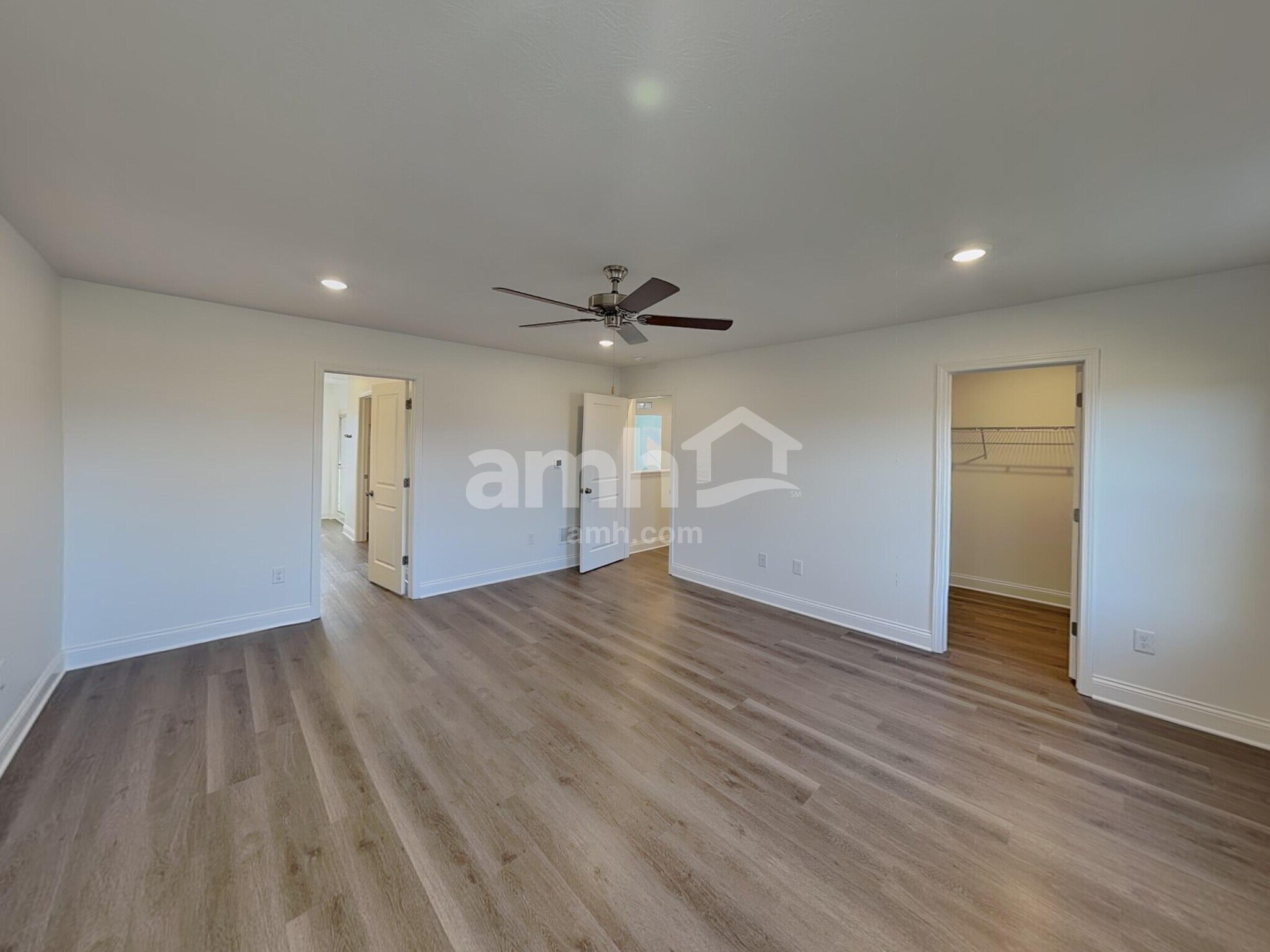Building Photo - 9022 Henley Ave