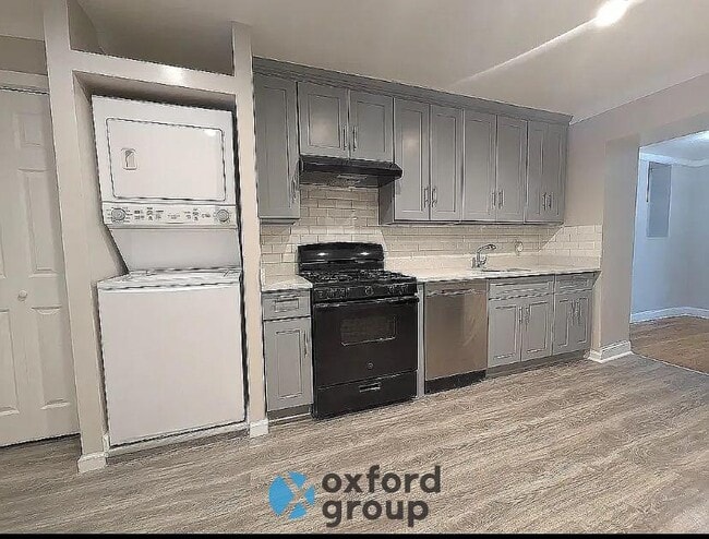 Building Photo - 2 bedroom in Brooklyn NY 11249