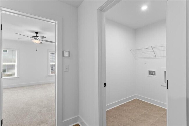 Building Photo - 3376 Macaiva Aly