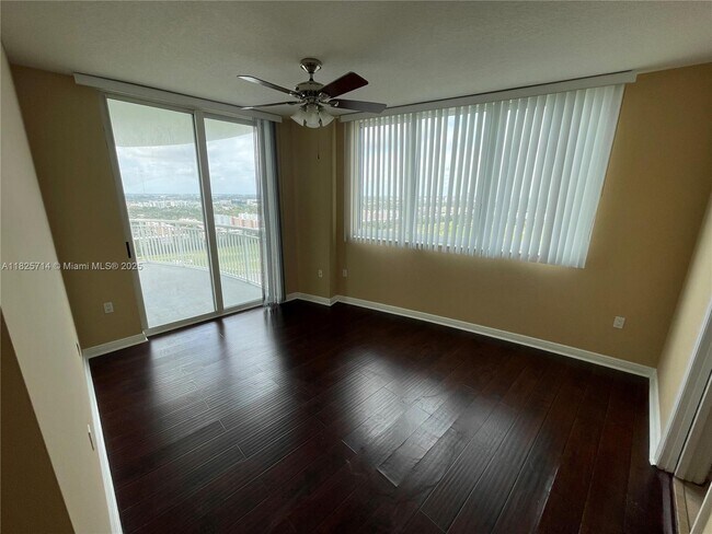Building Photo - 1755 E Hallandale Beach Blvd
