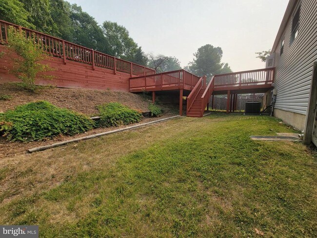 Building Photo - 7598 Springfield Hills Dr