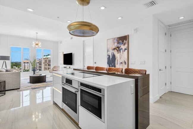 Building Photo - 155 E Boca Raton Rd