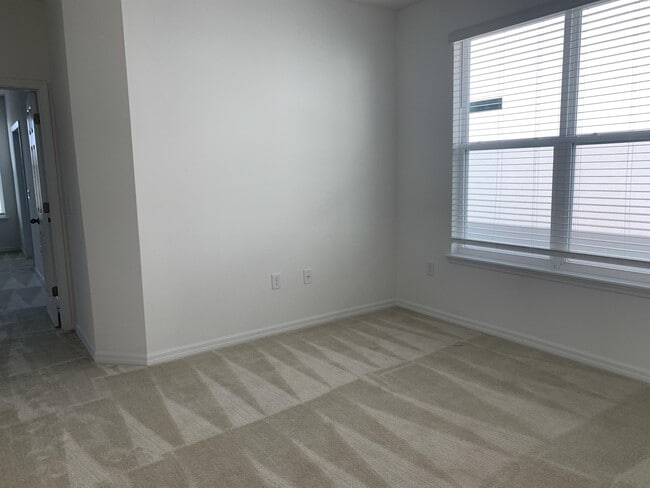 Building Photo - 10360 Austrina Oak Lp