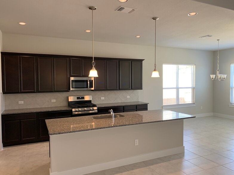 Building Photo - 10717 Charger Wy