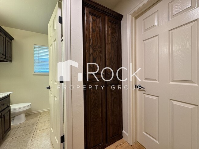 Building Photo - 3 Bed/2 Bath Edmond Home**AMAZING Location...