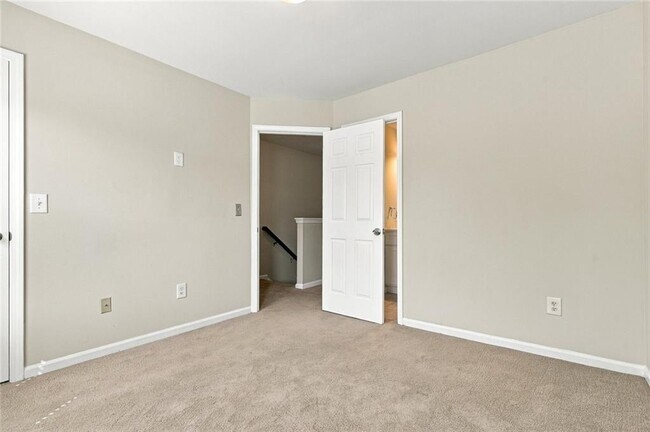 Building Photo - 217 16th St NW