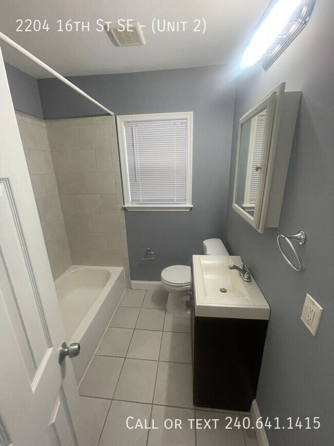 Building Photo - 2204 16th St SE