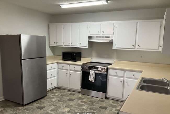 Building Photo - 112 Winterberry Ln