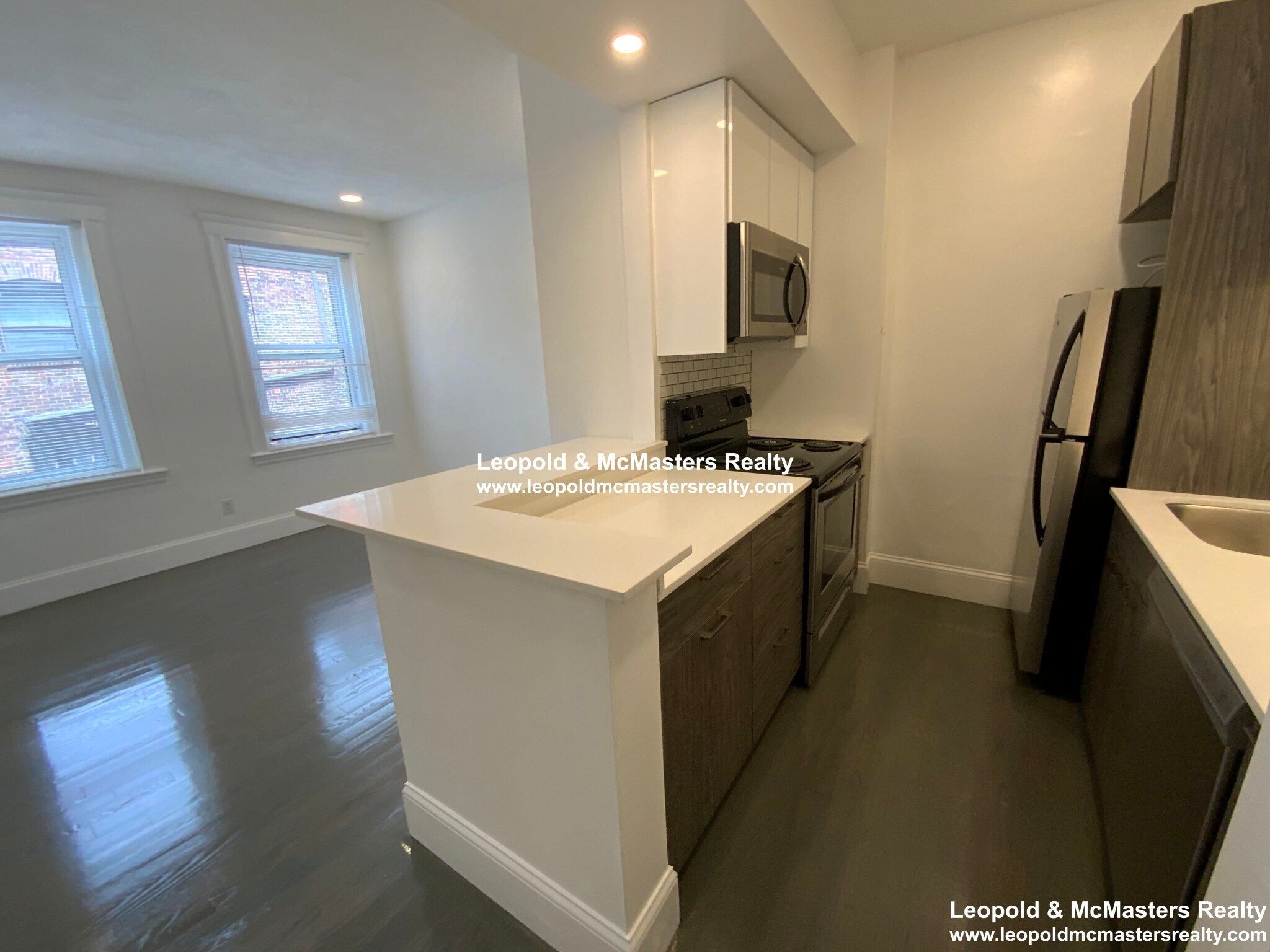 Building Photo - 50 Queensberry St