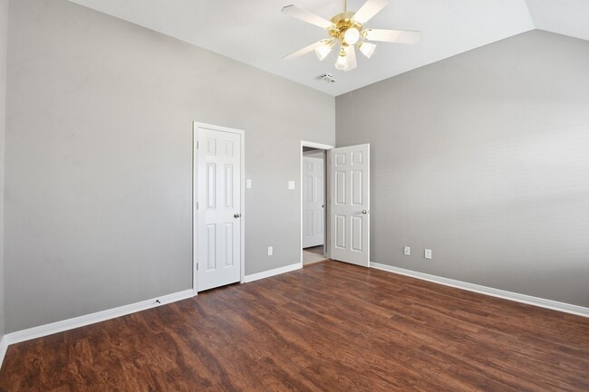 Building Photo - 18915 Rustling Ridge Dr